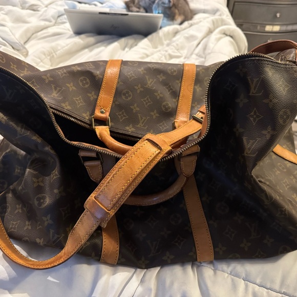 Louis Vuitton Brown Travel Bag with Monogram Pattern and Leather Trim - Picture 3 of 3